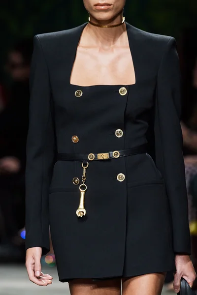 Look 8